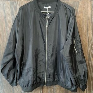 Great Black Lightweight Jacket, Front Zip, Pocket on Sleeve, NWT, Size 24